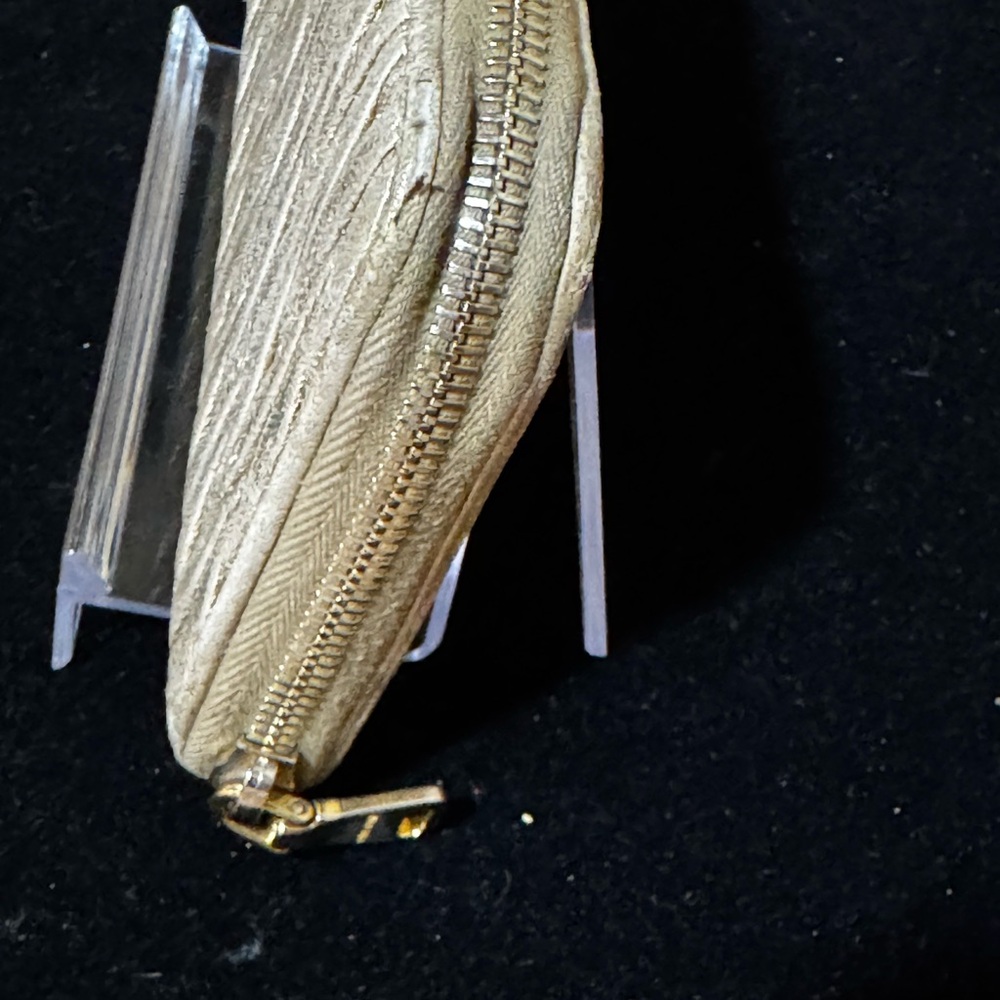 Miu Miu Gold Matelassé Nappa Leather Wallet - Picture 3 of 7